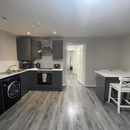 Hosted By Ryan - 2 Bedroom Apartment Liverpool Kültér fotó